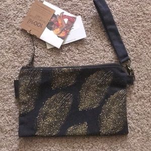 🌹Cotton clutch with embossed pattern